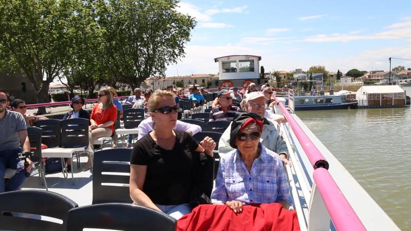 Balade résidence pour seniors sur le Canal du Rhône à Sète